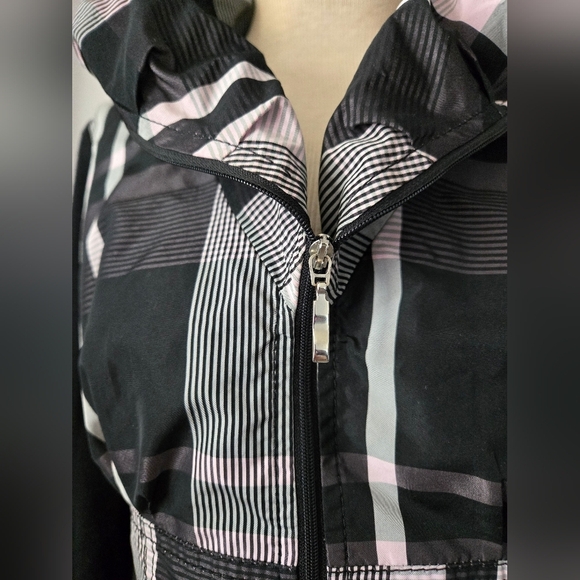 TUZZI Black,Pink and Gray Plaid Jacket. size 8 - Picture 3 of 13